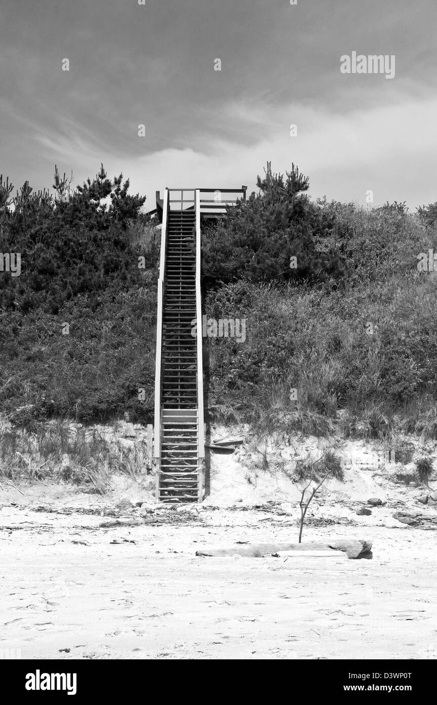 Montauk, Long Island, New York beach stairs Stock Photo Alamy