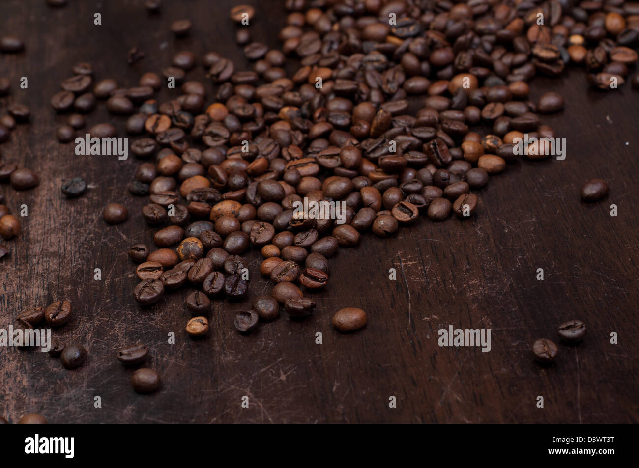 aromatic black lighting arabic coffee background Stock Photo - Alamy