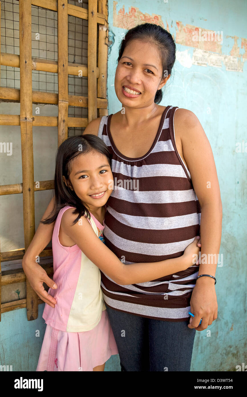 Philippine Mother And Daughter Stock Photo - Alamy