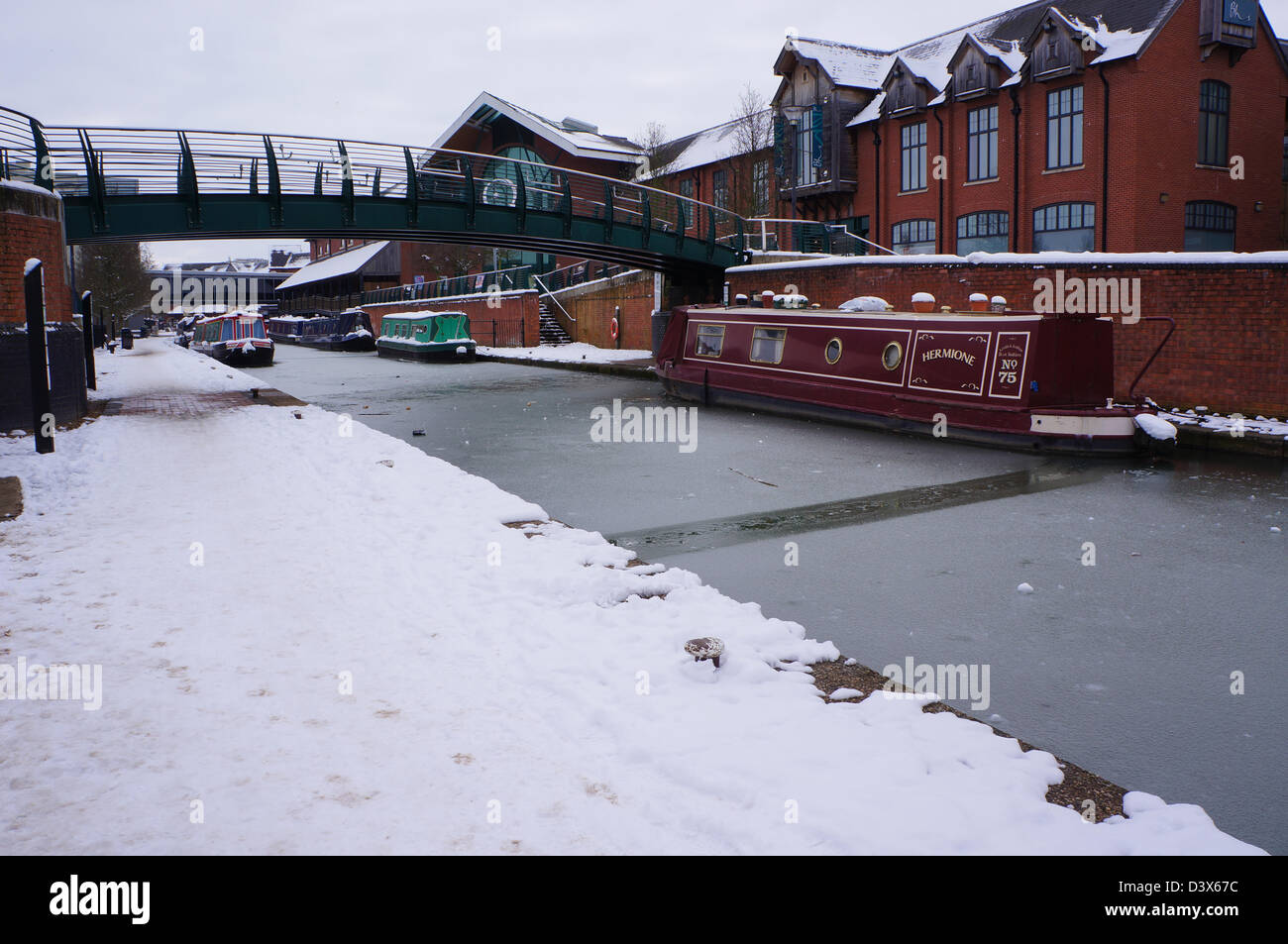 The oxford canal seen frozen over during winter 2012 at Banbury Stock Photo