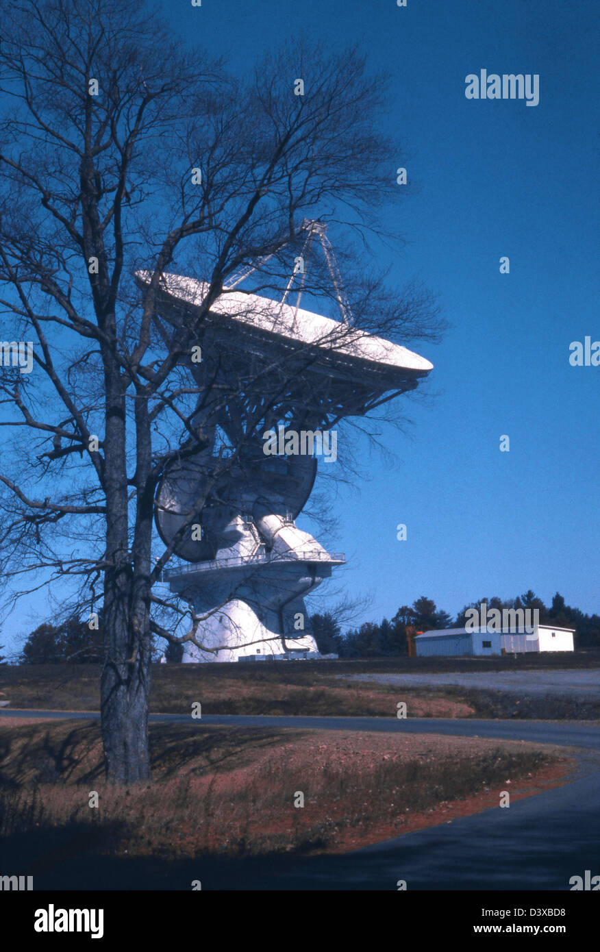 Vintage November 1966 photograph, the 43 Meter (140 Foot) Telescope at the NRAO. Stock Photo