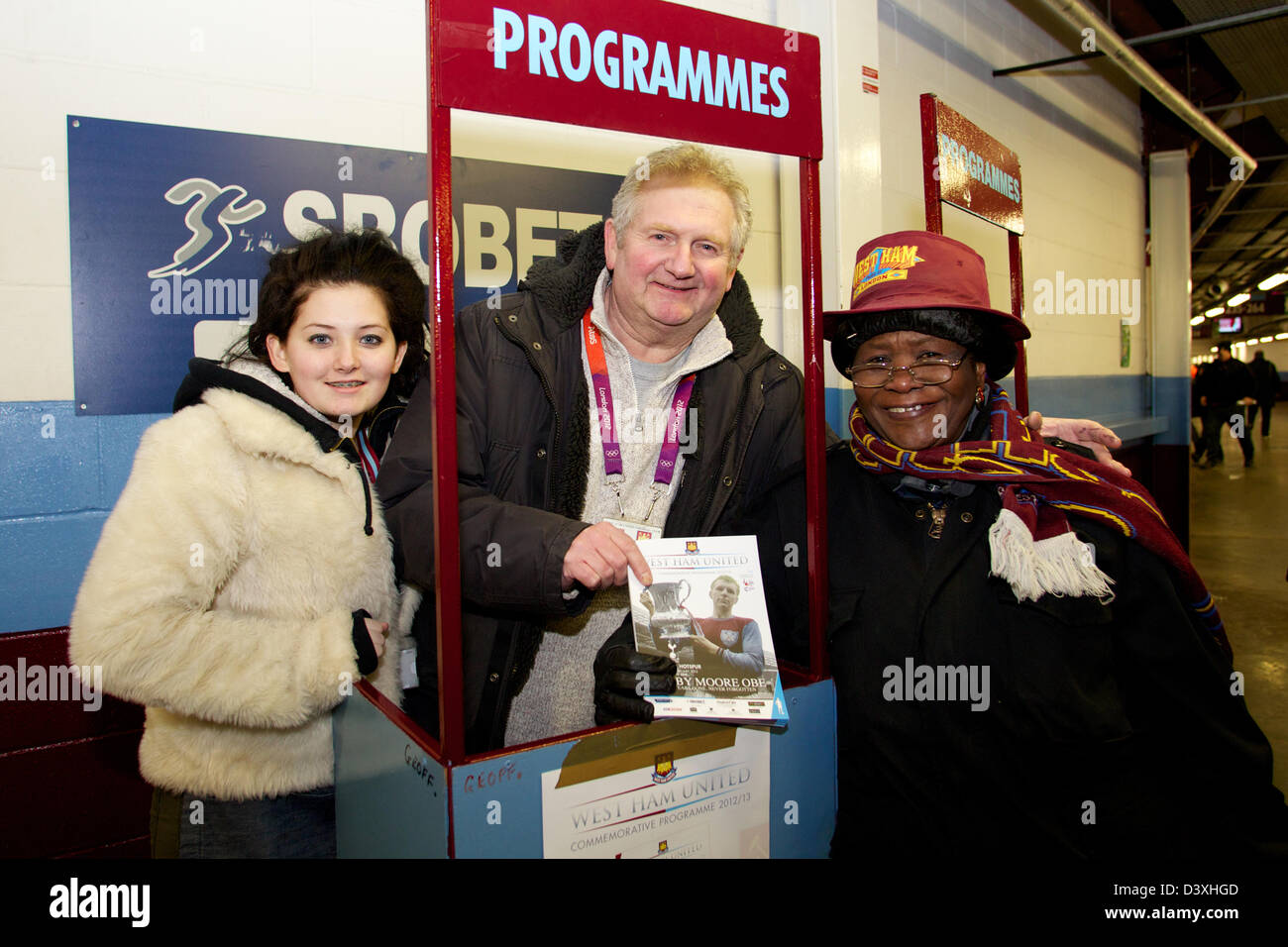 Programme Seller Football programme seller hi-res stock photography and images - Alamy