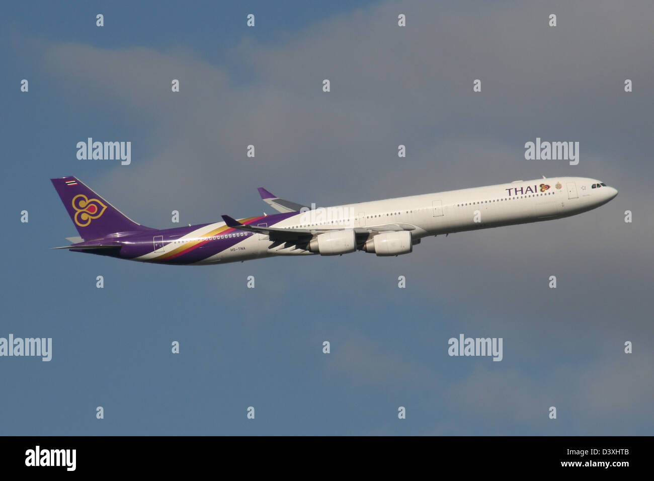 THAI AIRLINES AIRBUS A340 600 Stock Photo - Alamy