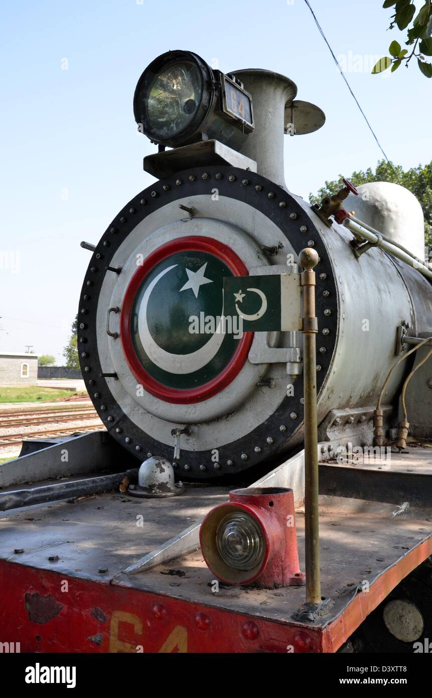 Pakistan Railways steam engine with Pakistan flag Stock Photo Alamy