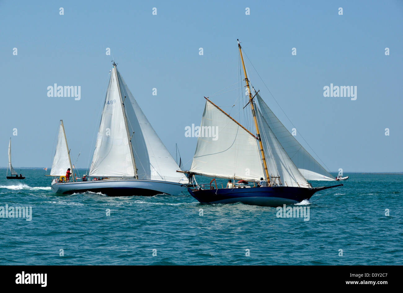 Classic yacht and traditional boat sailing in Quiberon bay, during the event 'Semaine du Golfe', Week of the Morbihan gulf. Stock Photo
