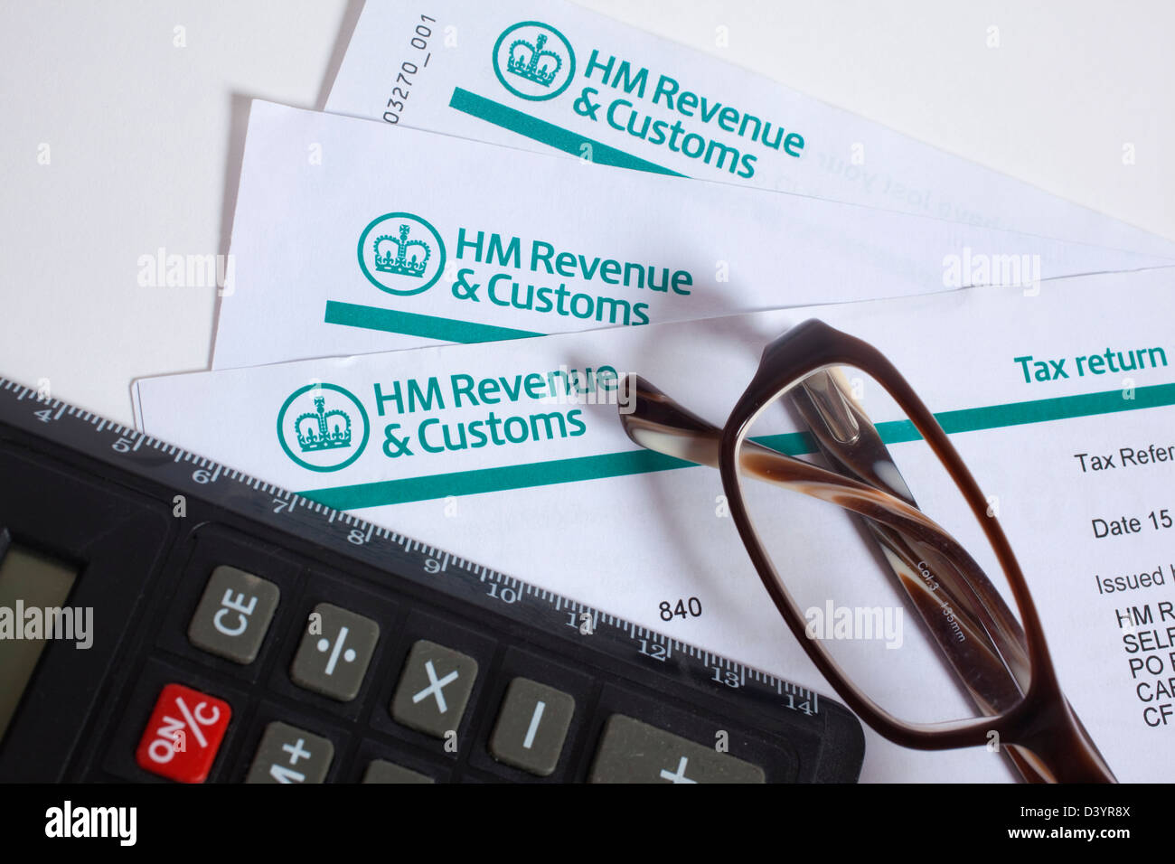 inland-revenue-revenue-customs-hi-res-stock-photography-and-images-alamy