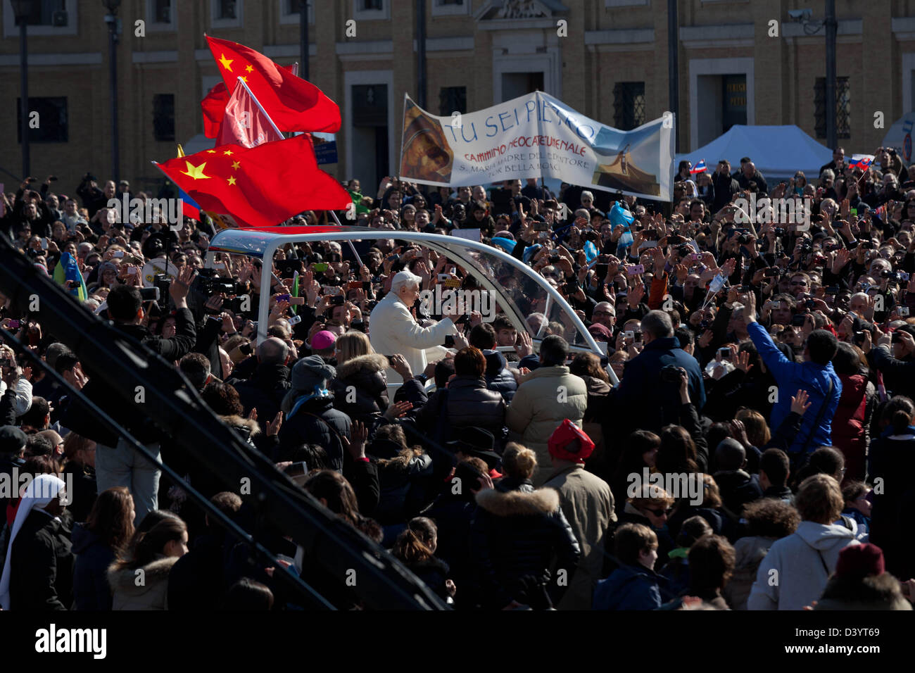Rome, Italy. 27th February 2013 Pope Benedict XVI greets pilgrims in St Peter's Square at the Vatican. Credit: Nelson Pereira/Alamy Live News Stock Photo