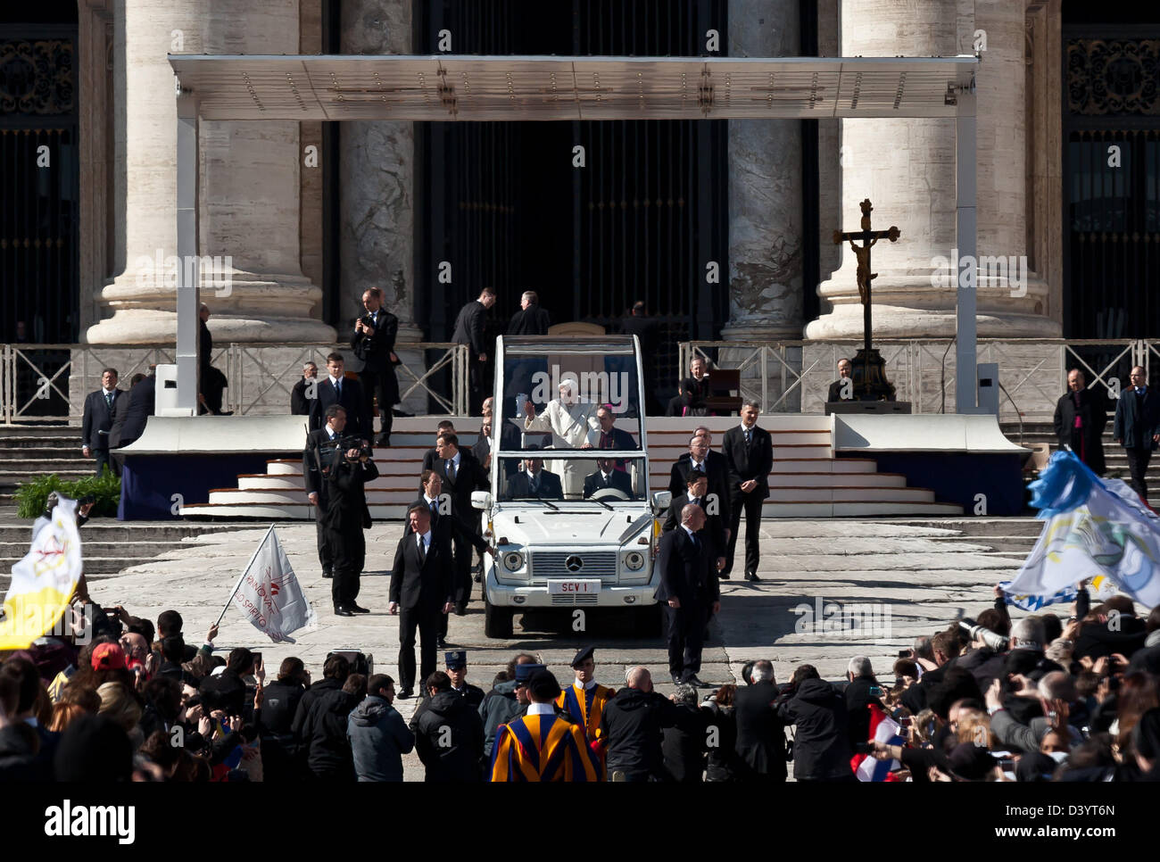 Rome, Italy. 27th February 2013  Pope Benedict XVI waves to the crowd as he departs from St Peter's Square at the Vatican. Credit: Nelson Pereira/Alamy Live News Stock Photo