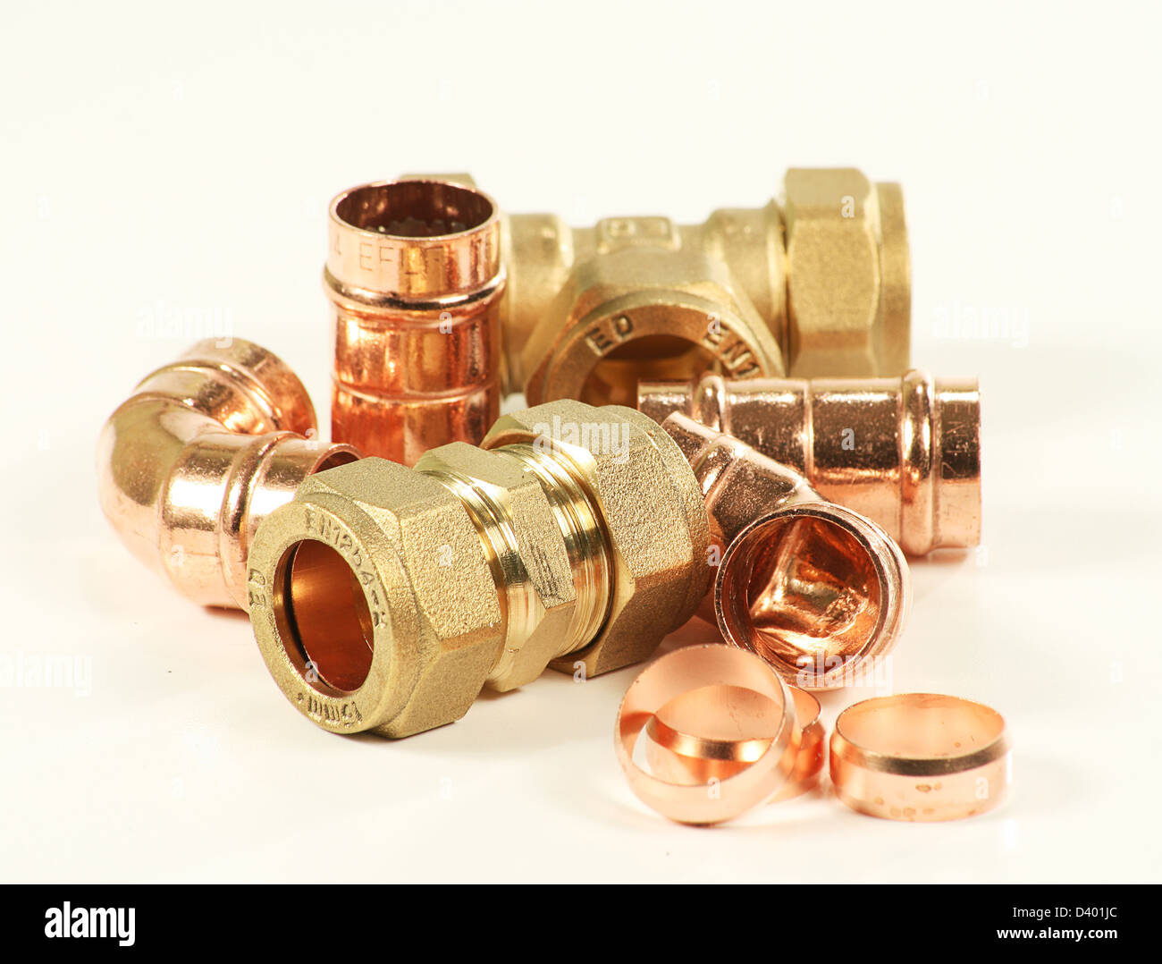 Copper pipe fittings hires stock photography and images Alamy