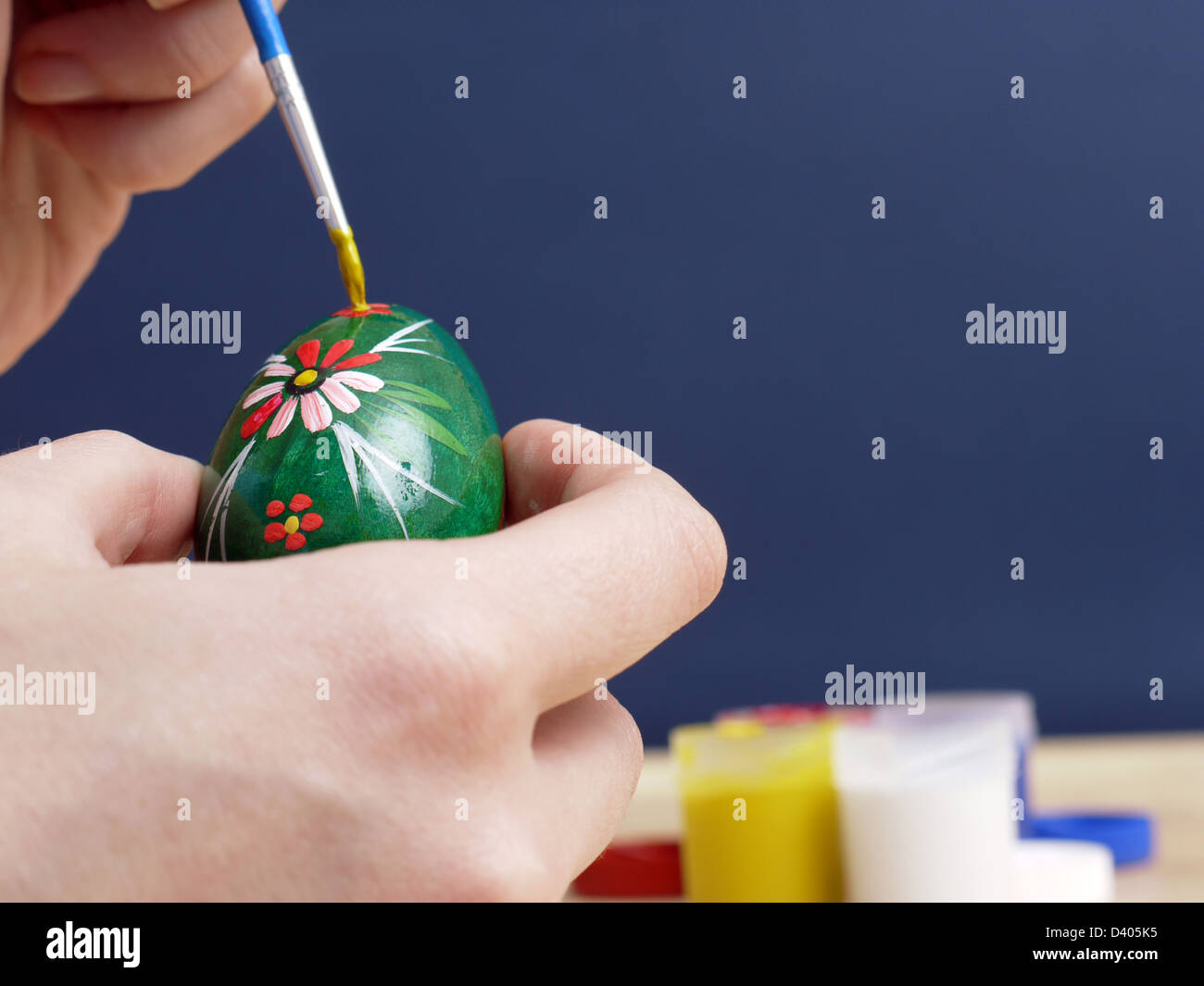 Hand painting hi-res stock photography and images - Alamy