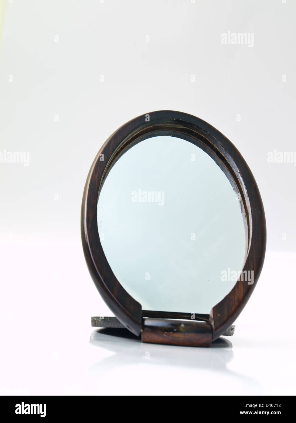 Makeup mirror hi-res stock photography and images - Alamy