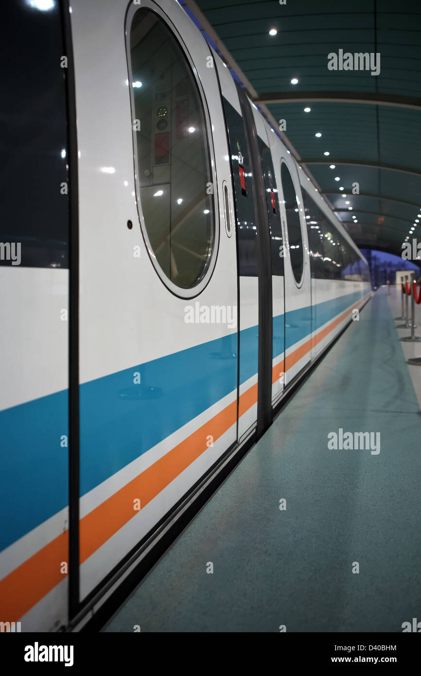 the speed of the high speed maglev train in shanghai (431km/h Stock ...