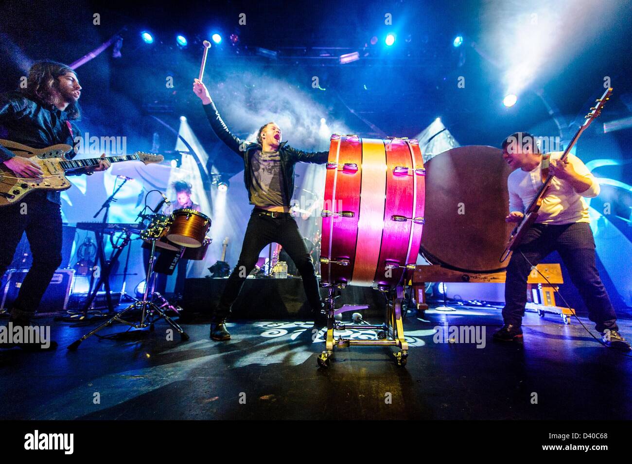 Imagine dragons bassist hi-res stock photography and images - Alamy
