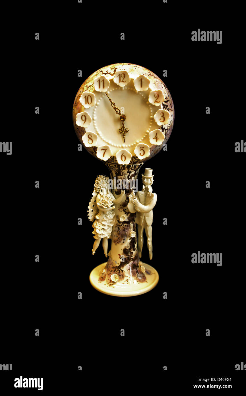Old black mantle clock hi-res stock photography and images - Alamy