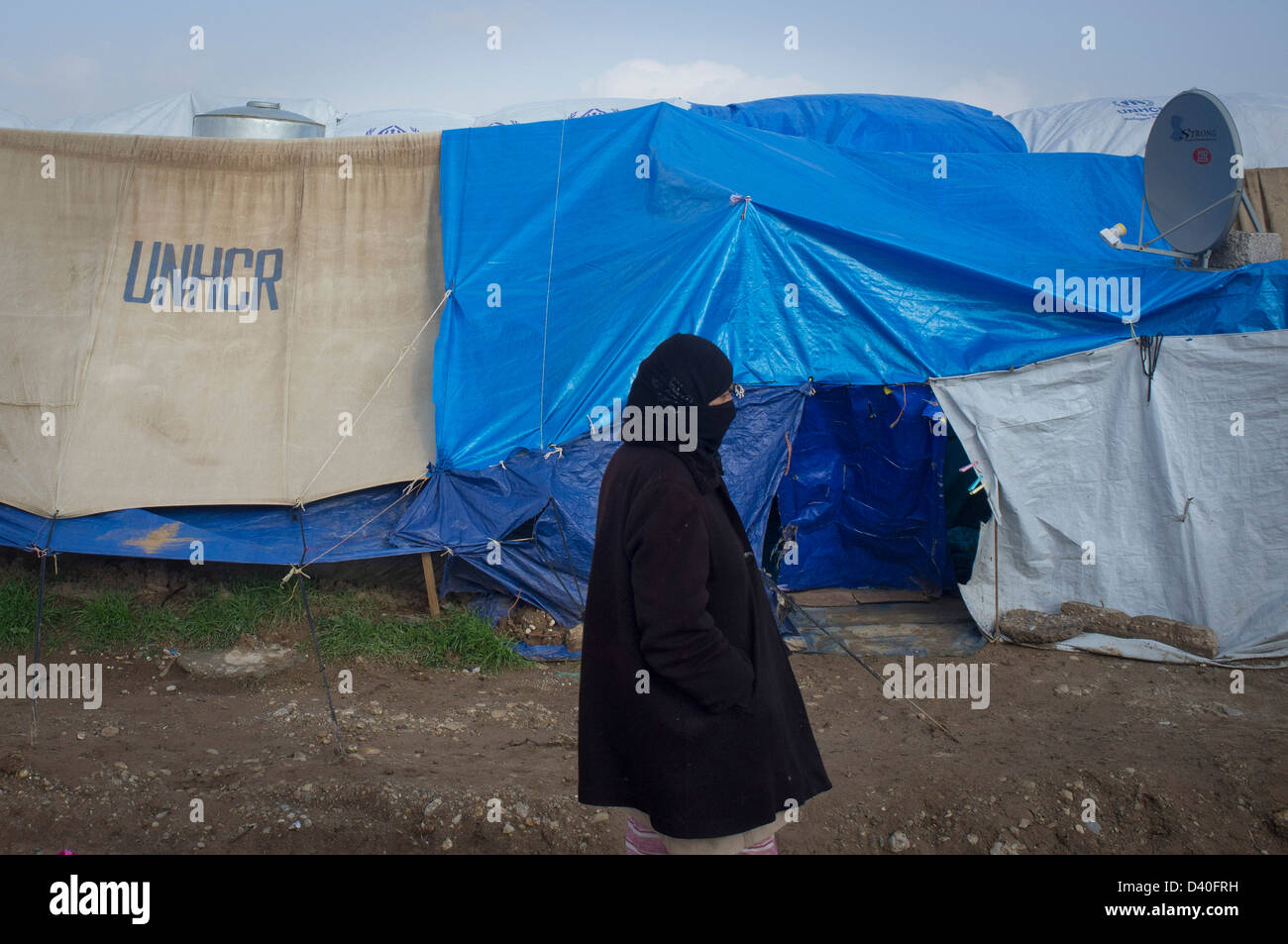 Syrian refugee woman at Domiz Refugee Camp for Syrians, near Dohuk in northern Iraq, Iraqi Kurdistan Stock Photo