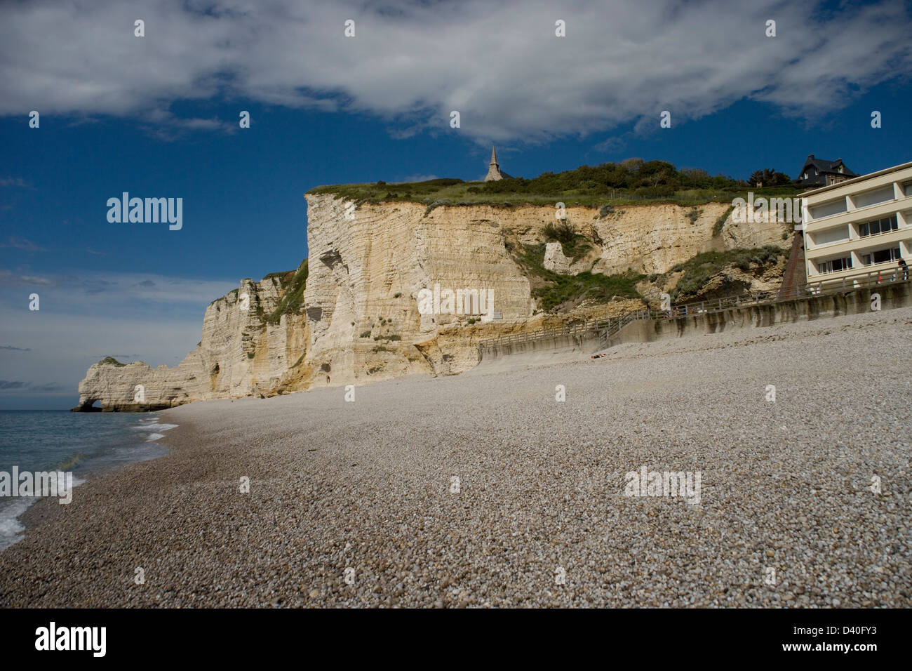 The beach and sea cliffs at Etretat in Normandy France Stock Photo - Alamy