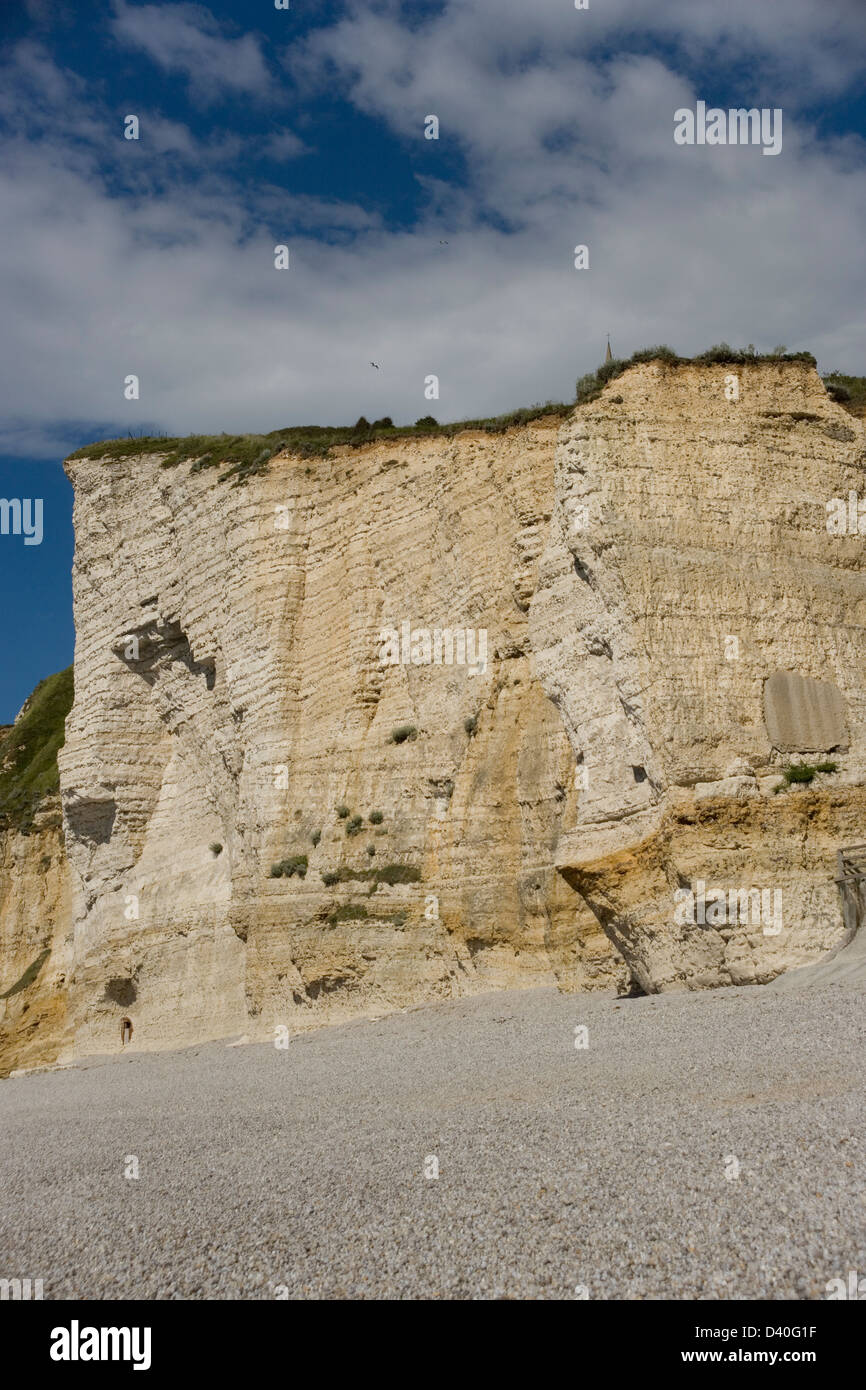 The beach and sea cliffs at Etretat in Normandy France Stock Photo - Alamy