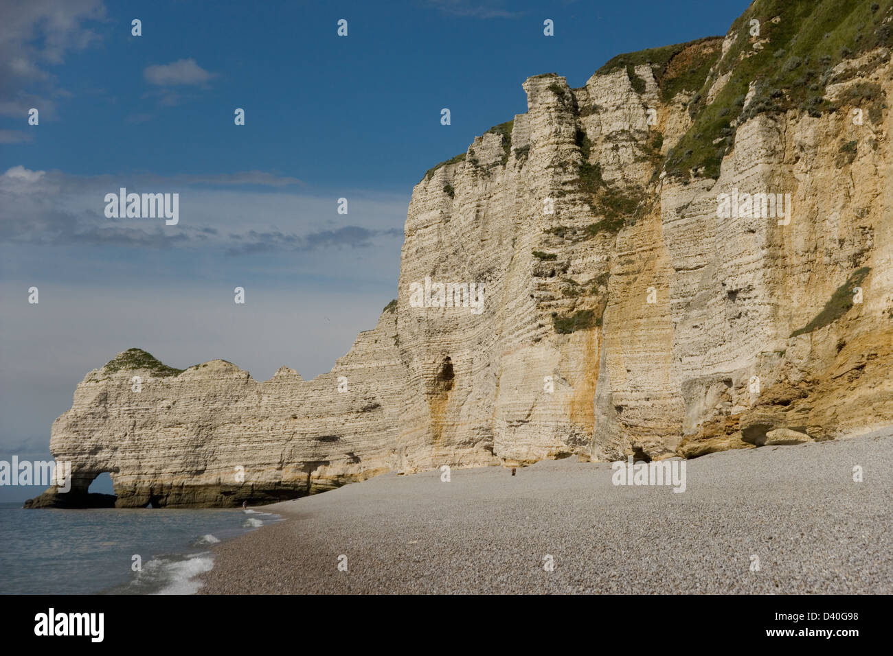 The beach and sea cliffs at Etretat in Normandy France Stock Photo - Alamy