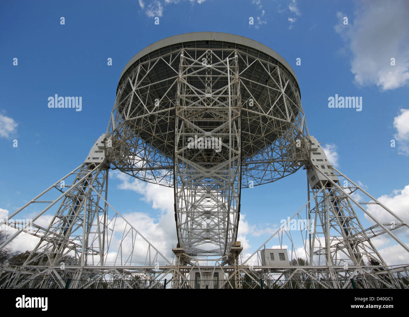The lovell telescope at the jodrell bank observatory hires stock