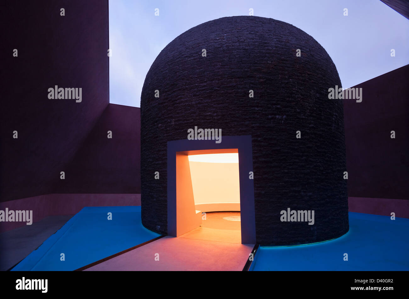 Within Without Turrell James turrell within without art High Resolution Stock Photography and ...