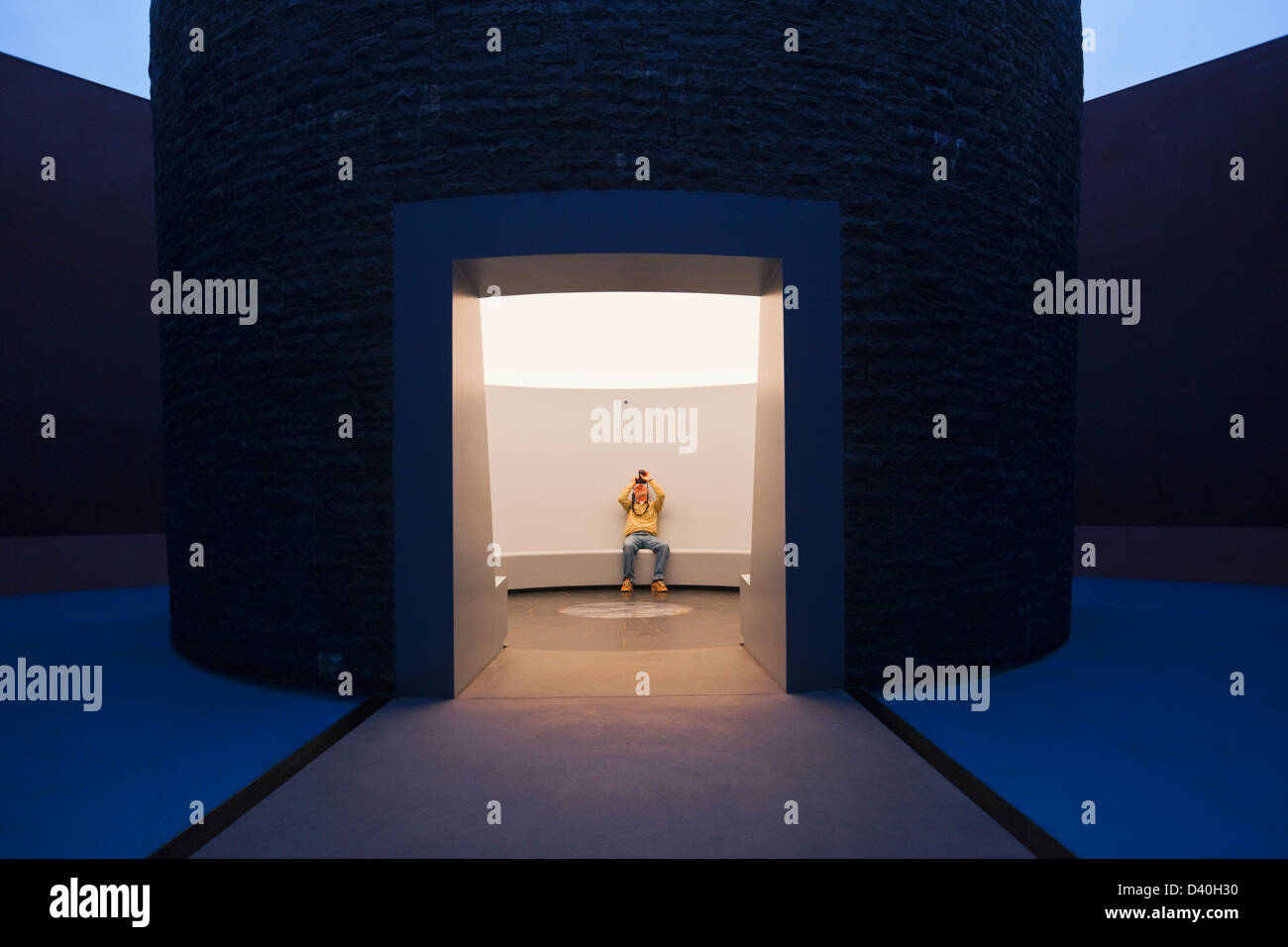 Within Without Turrell James turrell within without art High Resolution Stock Photography and ...
