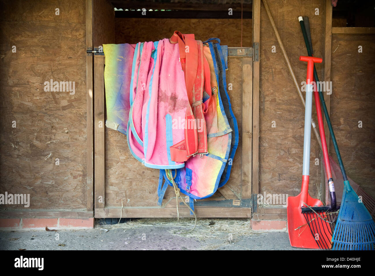 Mucking out stable hires stock photography and images Alamy