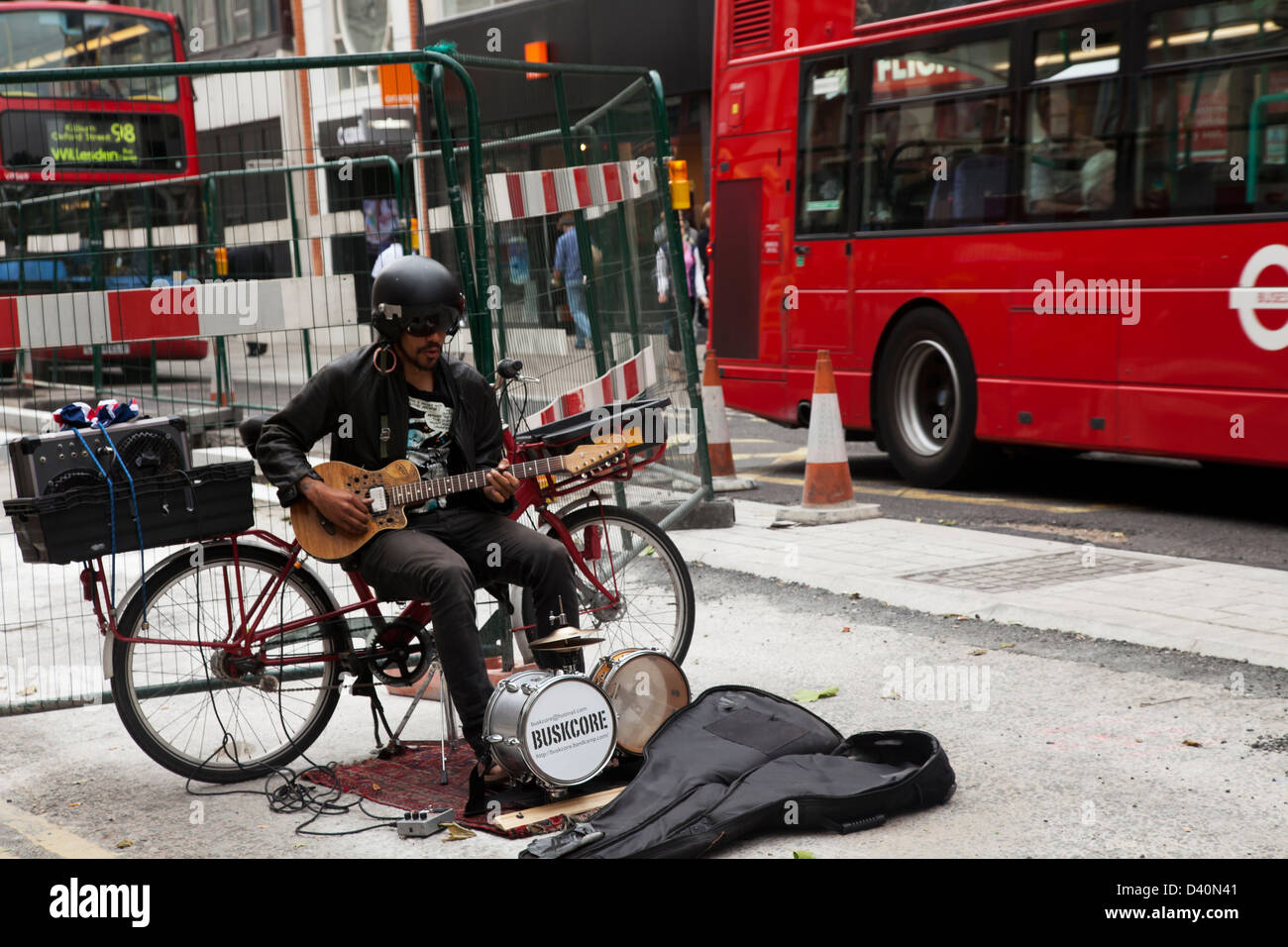 Busker on London street Stock Photo - Alamy