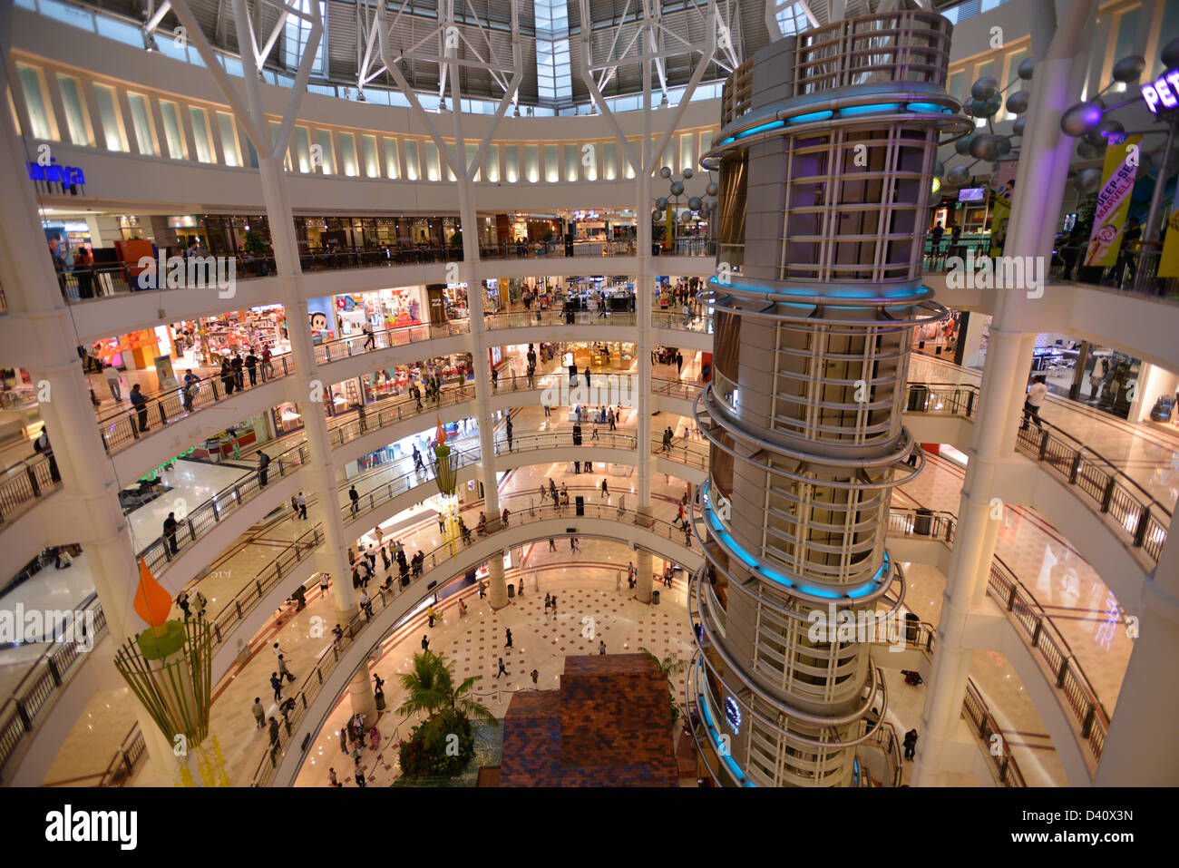 Asia Malaysia Kuala Lumpur Suria Klcc Shopping Mall In Petronas