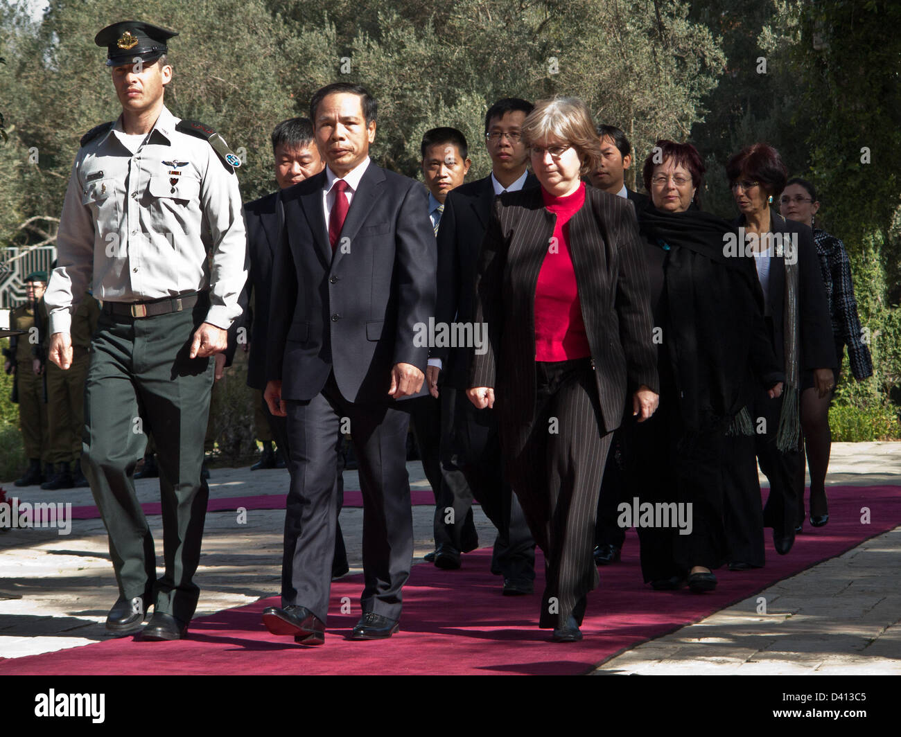 Mr. Ta Duy Chinh, newly appointed Socialist Republic of Vietnam Ambassador to Israel, is welcomed at the President's Residence with a military honor guard and the Socialist Republic of Vietnam National Anthem played by the Israel Police Band. Jerusalem, Israel. 28-Feb-2013.  Mr. Ta Duy Chinh, newly appointed Socialist Republic of Vietnam Ambassador to Israel, presents his Letter of Credence to the President of the State of Israel, Shimon Peres, in a formal ceremony at the President's Residence. Stock Photo