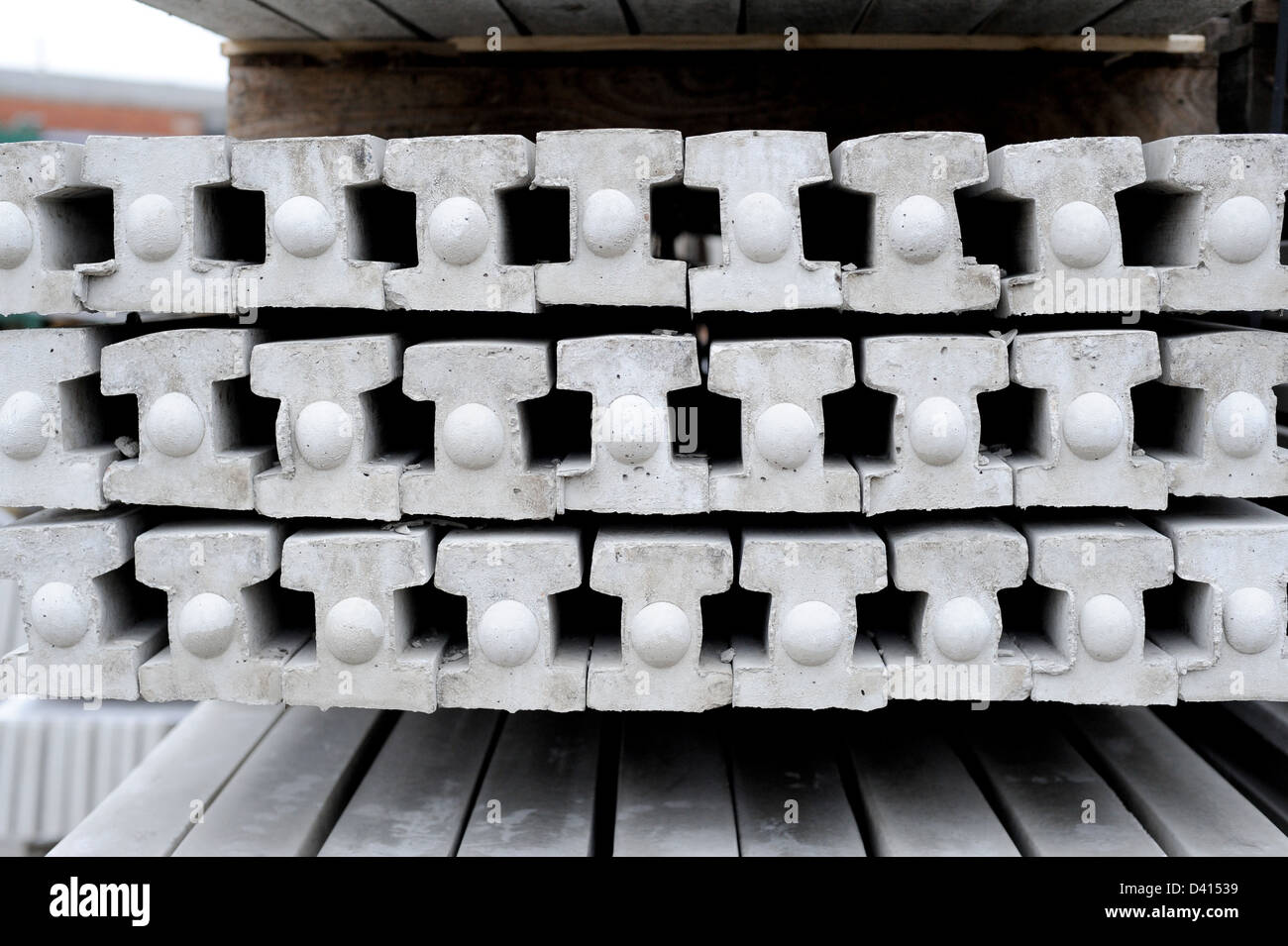 Concrete fence posts hi-res stock photography and images - Alamy