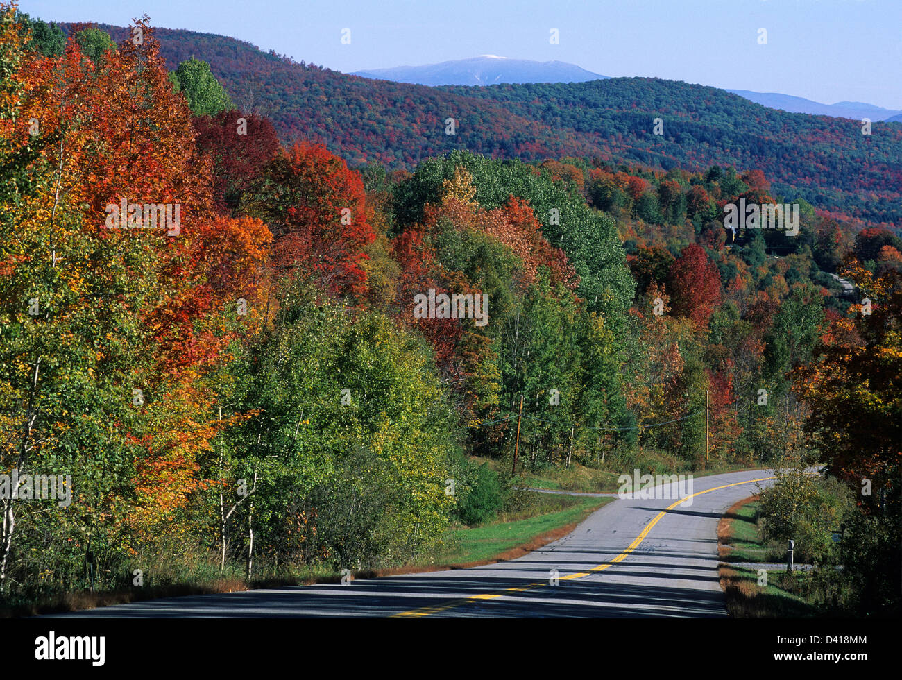 Elk280-1080 Vermont, East Vermont, rural highway with autumn foliage Stock Photo