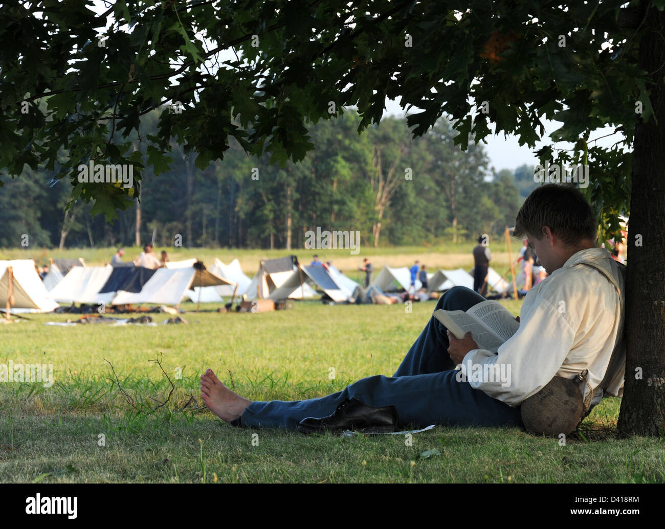 Confederacy soldier reads a book at Battle of Gettysburg campaign Pennsylvania, USA, Stock Photo