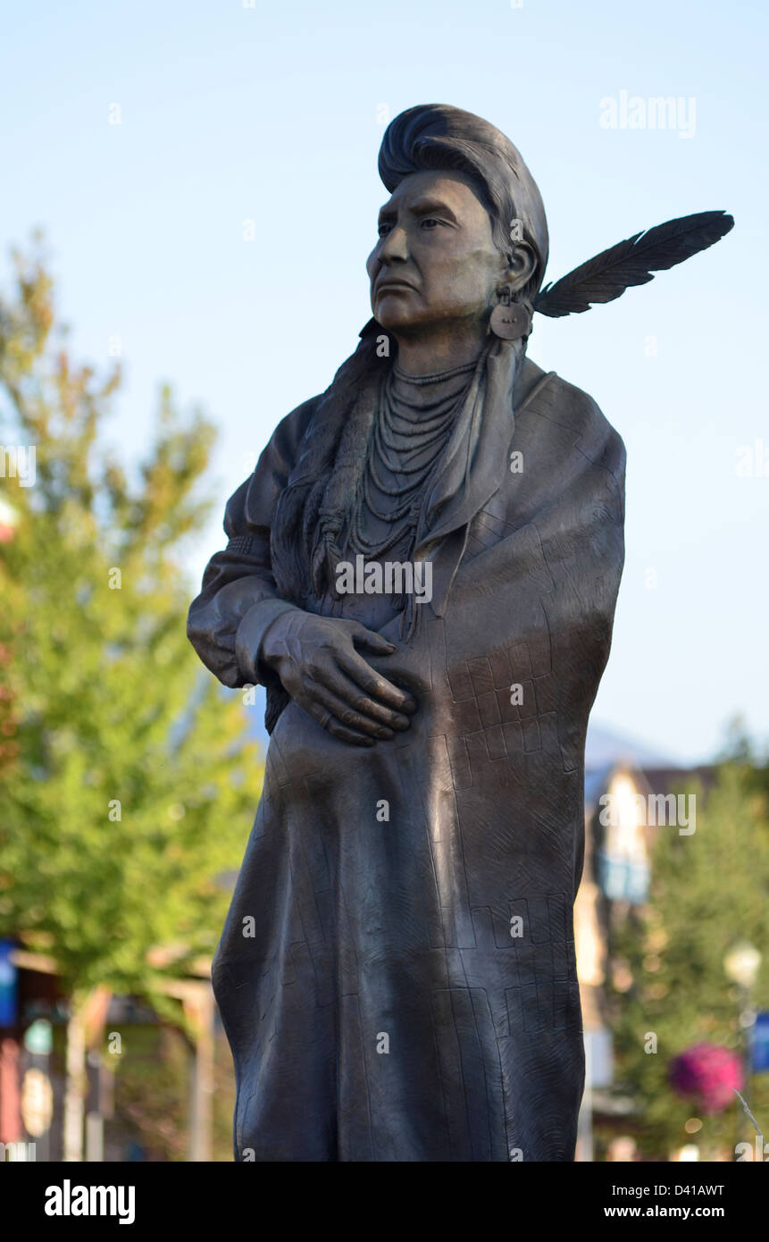 Bronze statue of Chief Joseph, by Bunn, on Main Street in