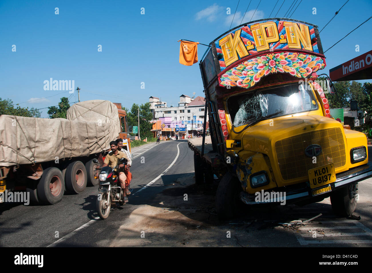 Crashed lorry on Indian roads Stock Photo