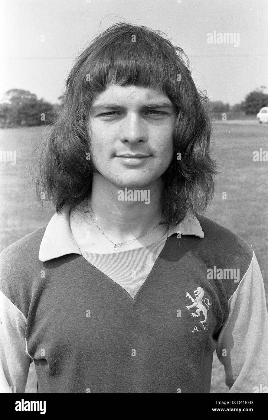 Brian little aston villa football hi-res stock photography and images ...