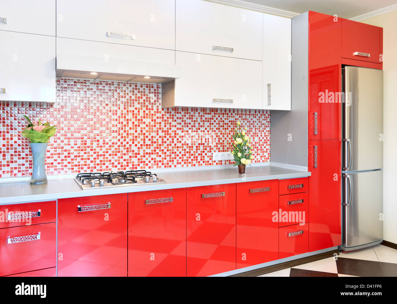 Red kitchen cabinet hi-res stock photography and images - Alamy