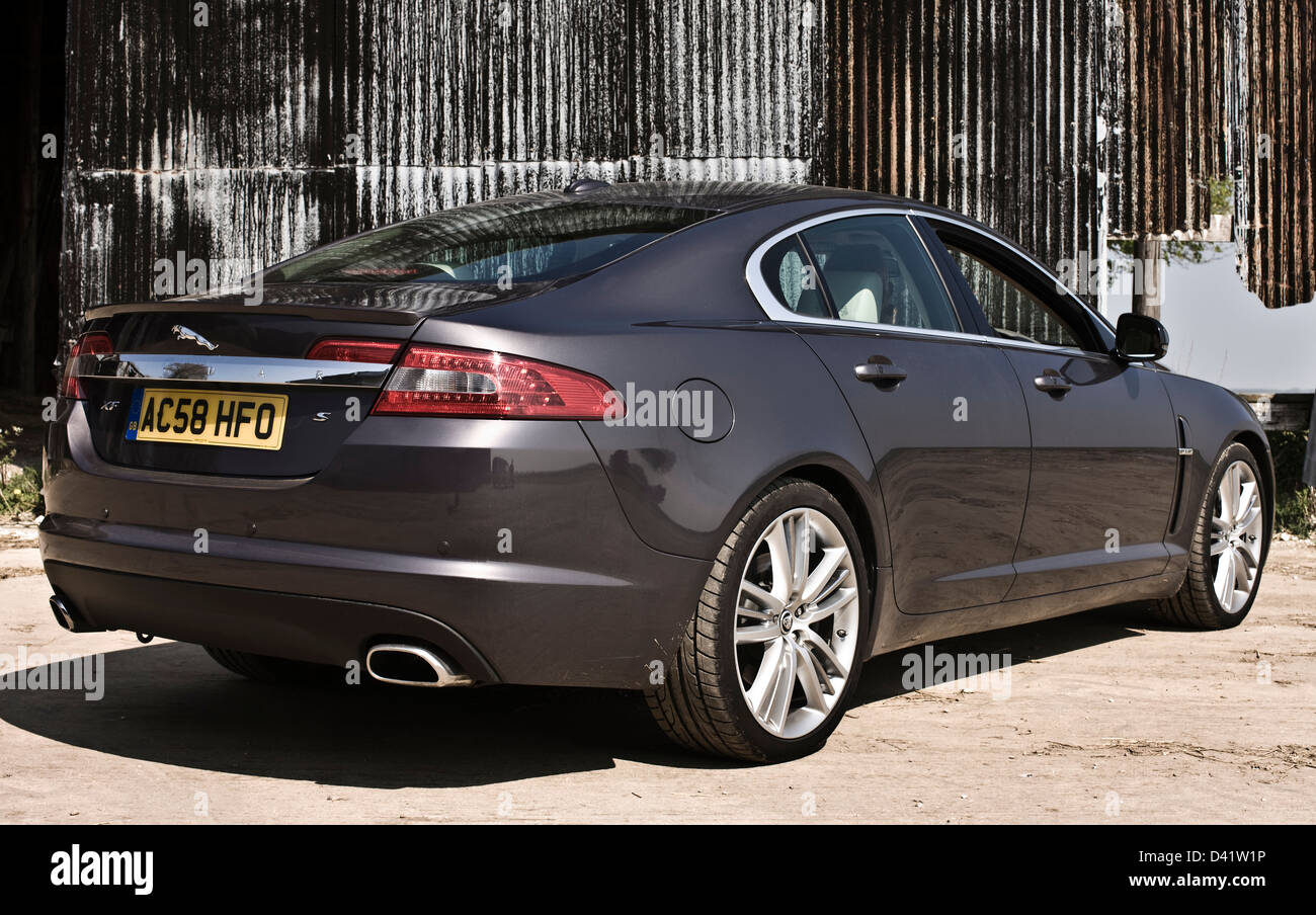 5 0 litre v8 hires stock photography and images Alamy