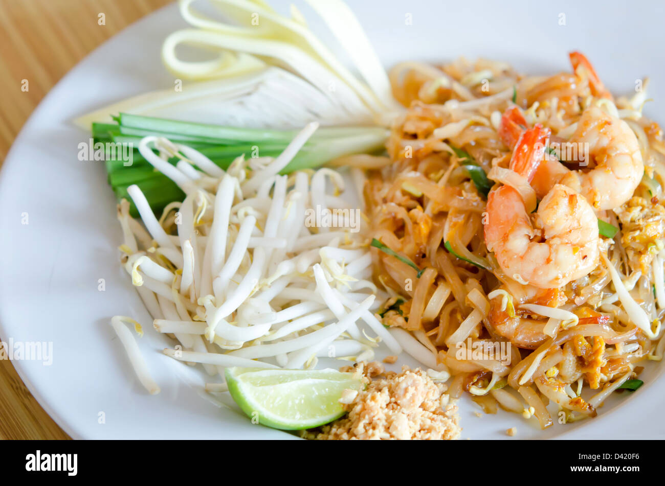 Stir fry noodles with shrimp , egg and fresh vegetable Stock Photo - Alamy