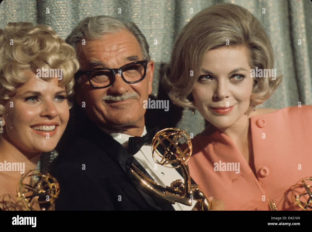 BARBARA BAIN with Barbara Anderson and Milburn Stone.v8732e.(Credit Image: © William A. Greenslade/Globe Photos/ZUMAPRESS.com) Stock Photo