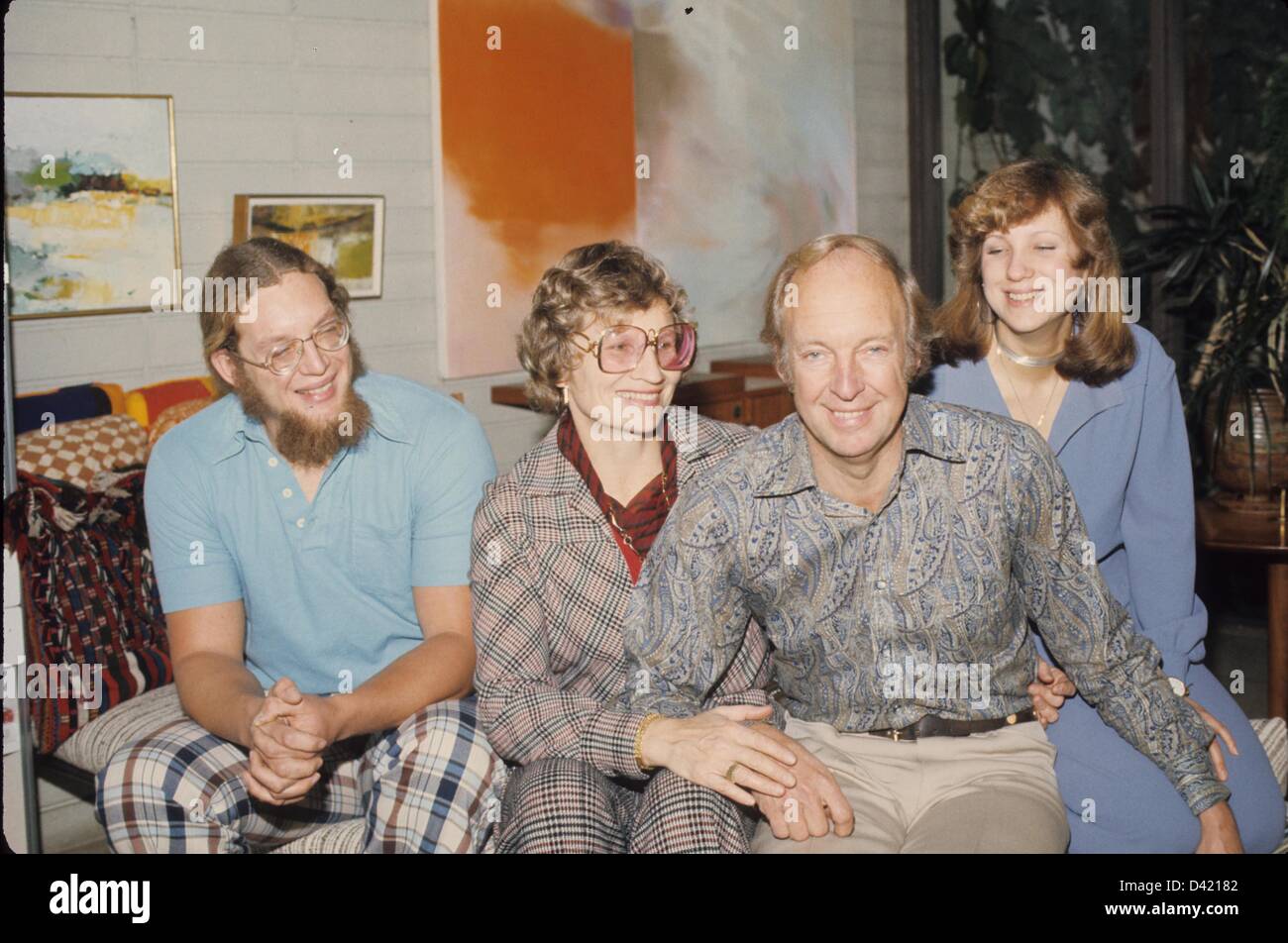 CONRAD BAIN with wife Monica Sloan and children 1976.g0349c.(Credit Image © Bob V. Noble/Globe