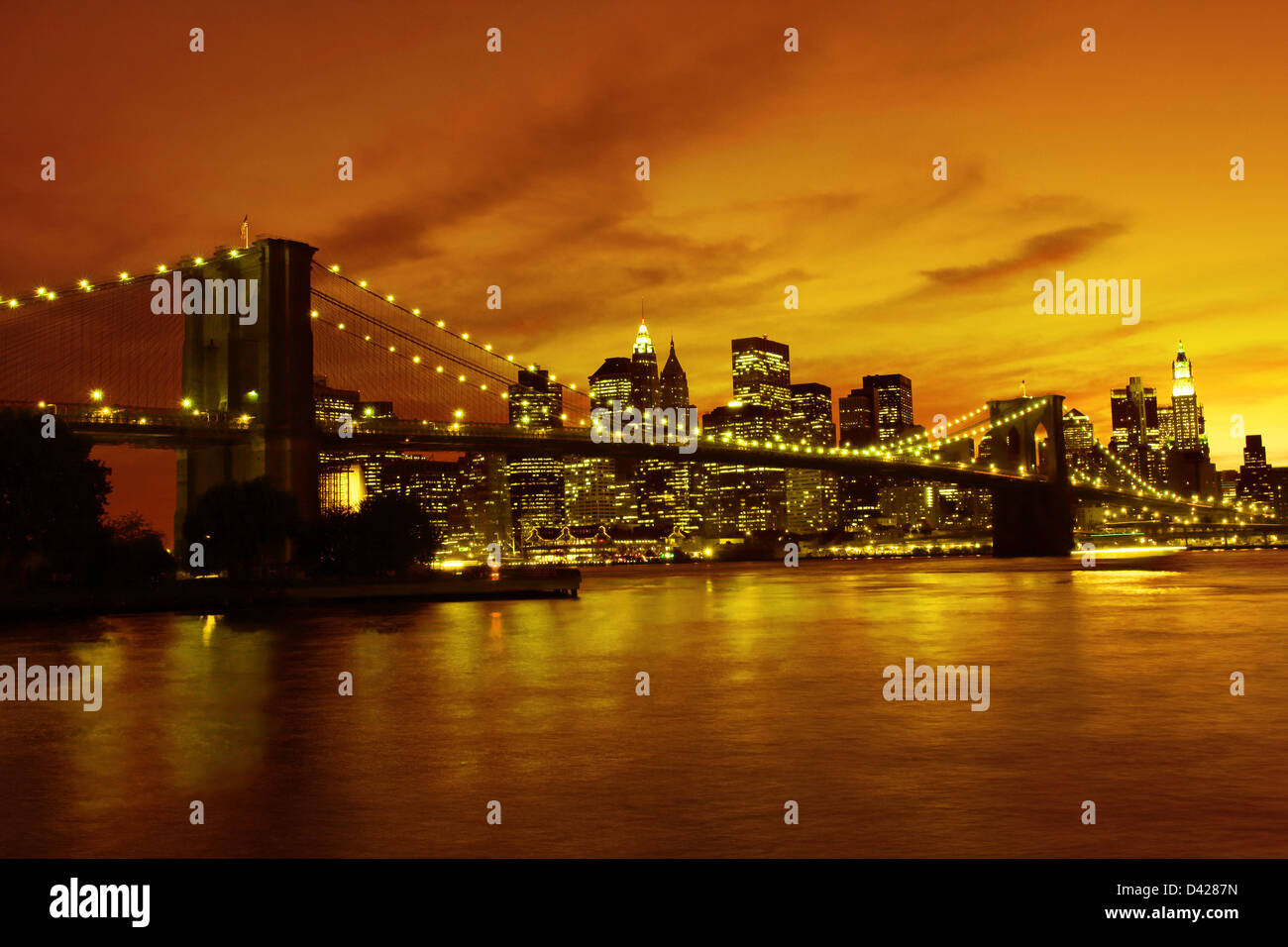 Brooklyn Bridge and Manhattan at sunset, New York Stock Photo - Alamy