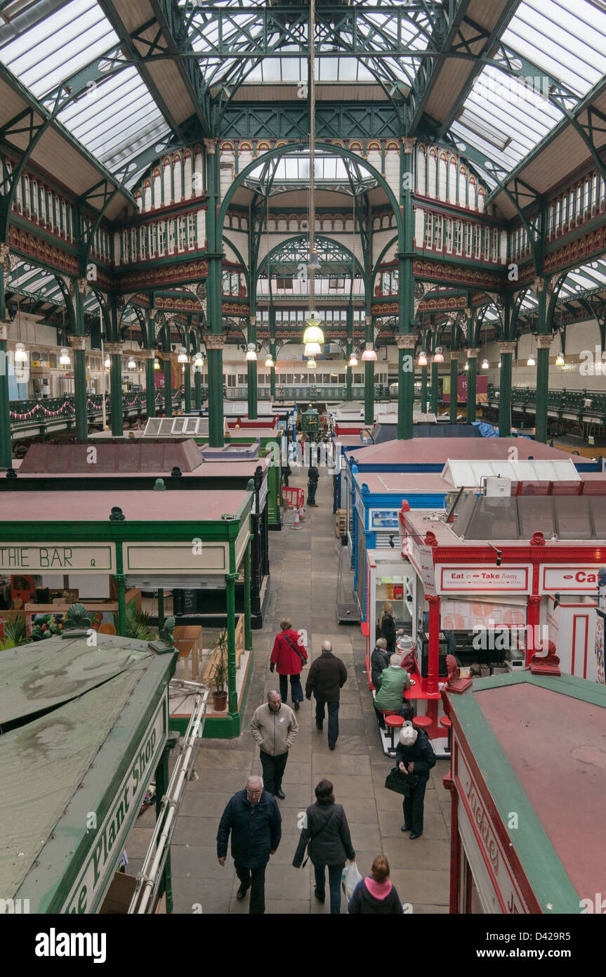 Leeds markets roof hires stock photography and images Alamy