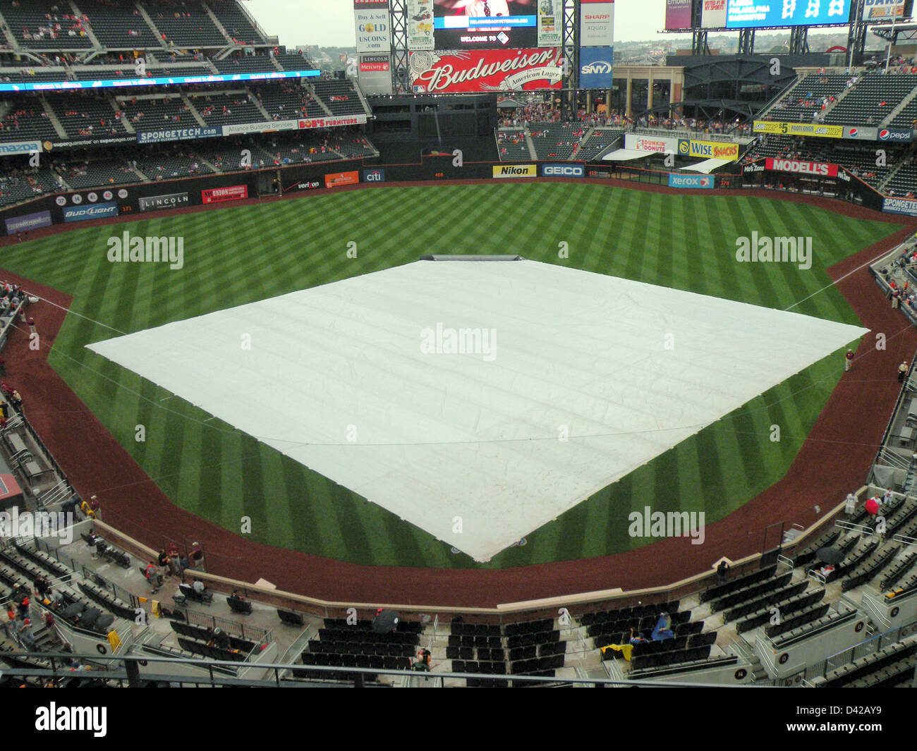 Baseball rain delay hi-res stock photography and images - Alamy