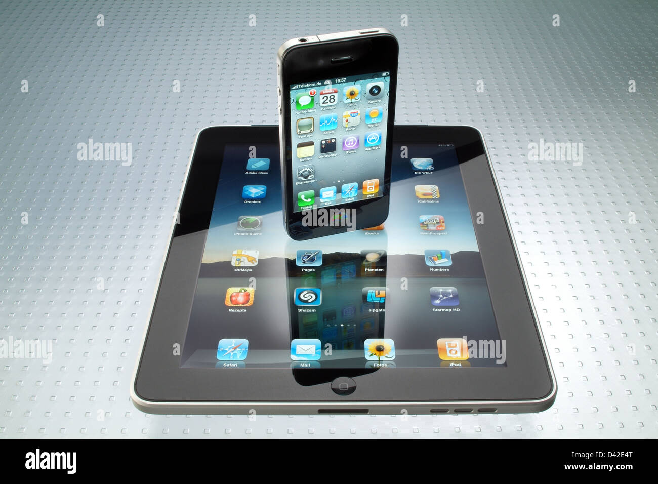 Hamburg, Germany, the iPad and the iPhone 4 from Apple Stock Photo - Alamy
