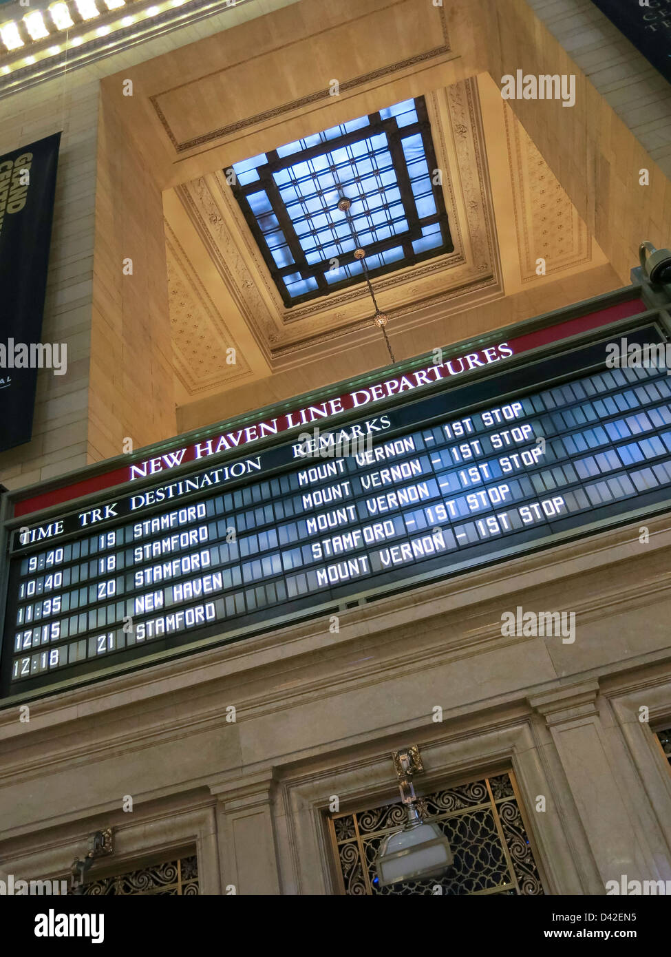 Metro North New Haven Line Departure Board, Main Concourse, Grand Central  Station, NYC Stock Photo - Alamy
