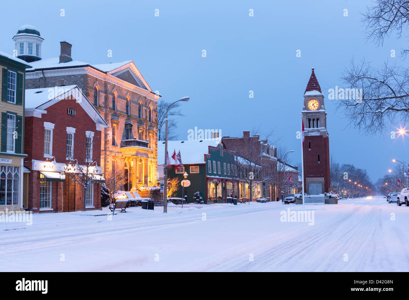 Canada, Ontario, Niagara-on-the-Lake, Queen Street, the main shopping and commercial area, snowy winter morning Stock Photo