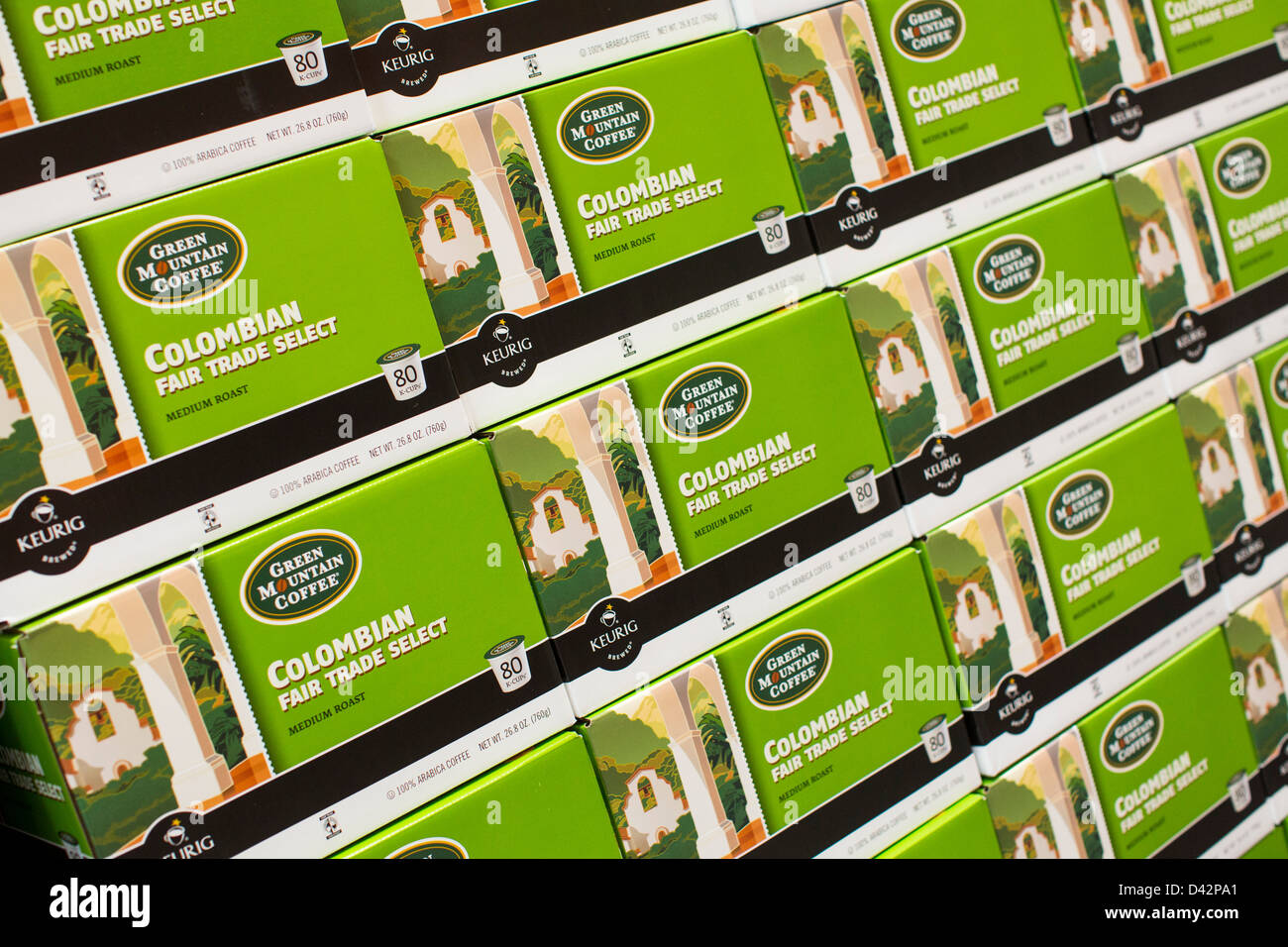 https://c8.alamy.com/comp/D42PA1/green-mountain-coffee-k-cups-on-display-at-a-costco-wholesale-warehouse-D42PA1.jpg