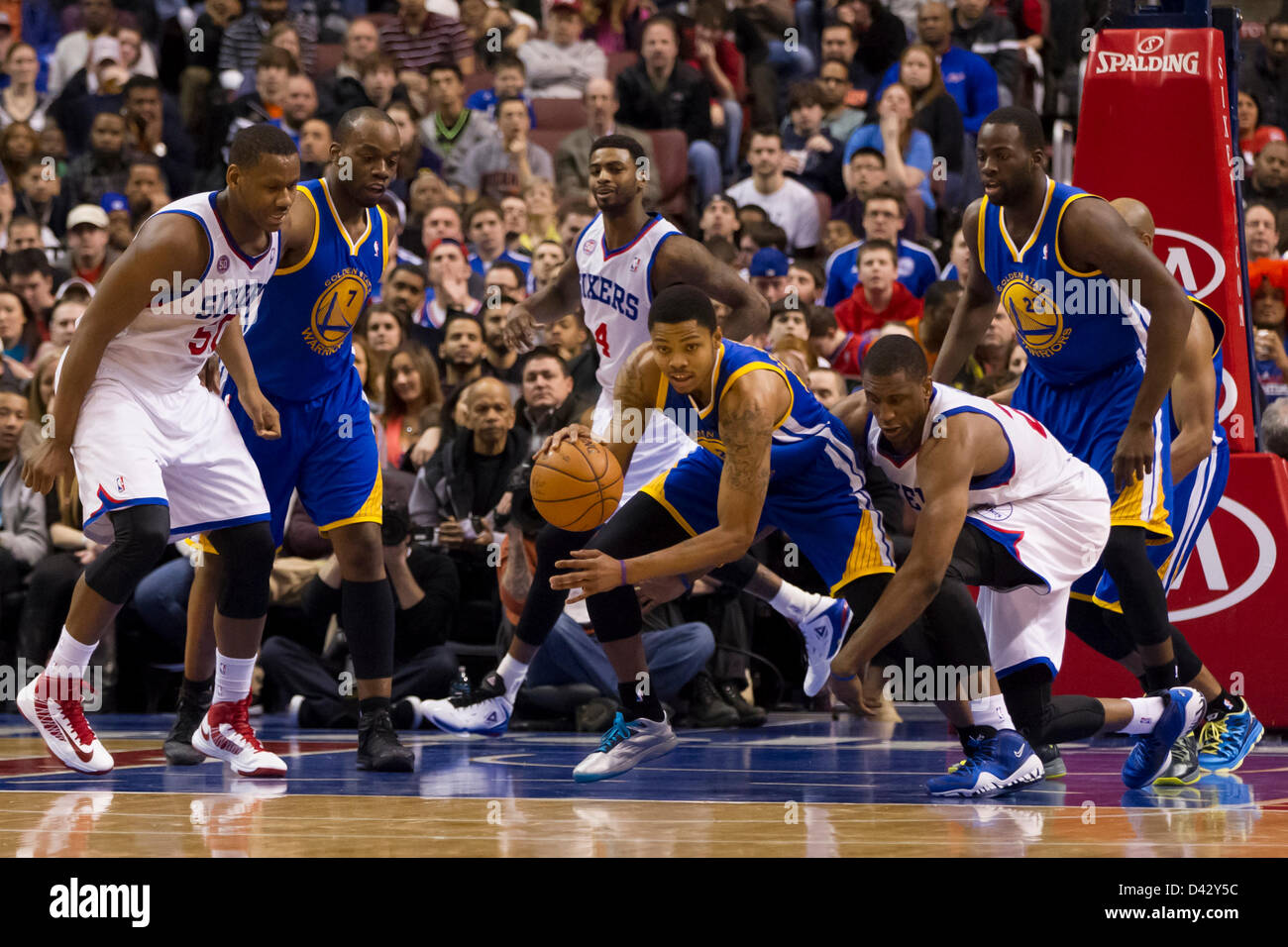 March 2, 2013 Golden State Warriors shooting guard Kent Bazemore (20) gets the loose ball over