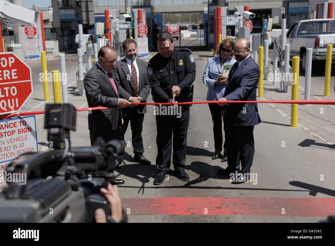 San Diego Ribbon Cutting Ready Lane Ceremony Stock Photo Alamy