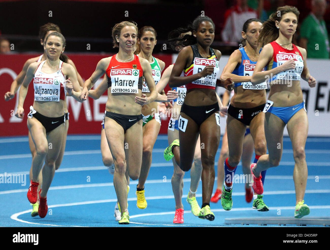 Germany's Corinna Harrer (2nd l) competes in the women's 3000m final ...